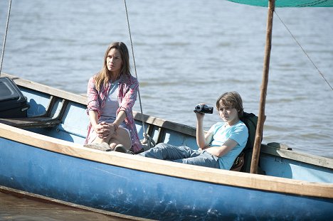 Hilary Swank, Lux Haney-Jardine - Smrt si říká malárie - Z filmu