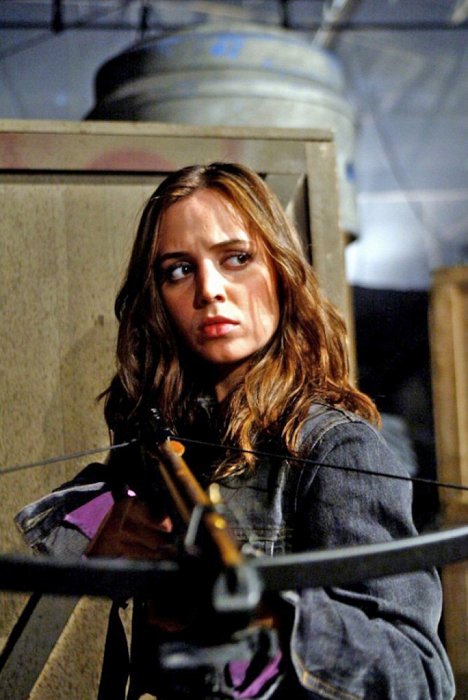 Eliza Dushku - Angel - Salvage - Photos