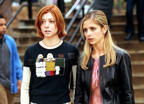 Alyson Hannigan, Sarah Michelle Gellar - Buffy the Vampire Slayer - This Year's Girl - Photos