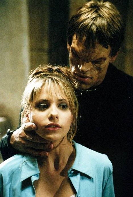Sarah Michelle Gellar - Buffy the Vampire Slayer - Welcome to the Hellmouth - Photos