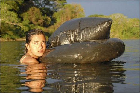 Paulina Gaitan - Sin Nombre - Photos