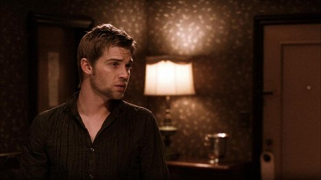 Mike Vogel - Across the Hall - Filmfotos