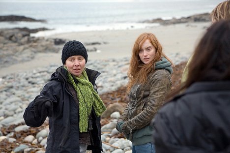 Urszula Antoniak, Lotte Verbeek - Nothing Personal - Van de set