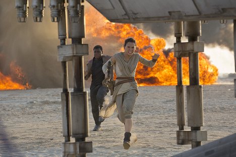 John Boyega, Daisy Ridley - Star Wars: Episode VII - Das Erwachen der Macht - Filmfotos
