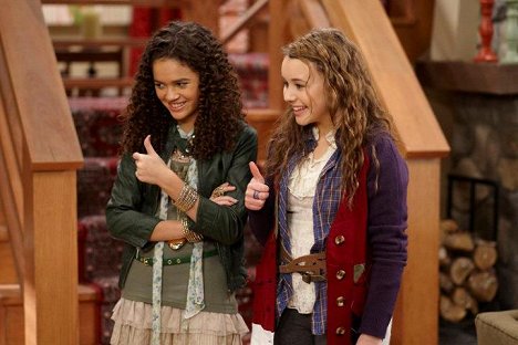 Madison Pettis, Torri Webster - Life with Boys - Z filmu