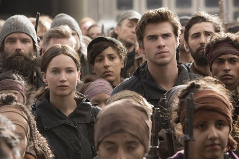 Jennifer Lawrence, Liam Hemsworth - Igrzyska śmierci: Kosogłos. Część 2 - Z filmu