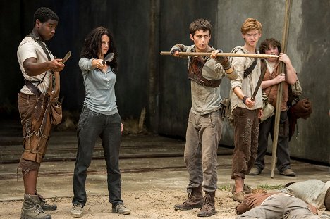 Dexter Darden, Kaya Scodelario, Dylan O'Brien, Thomas Brodie-Sangster, Blake Cooper - Labyrint: Útek - Z filmu