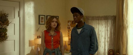 Olivia Cooke, RJ Cyler - Me & Earl & the Dying Girl - Photos