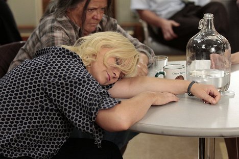 Paula Pell, Amy Poehler - Parks and Recreation - Ron & Tammys - Photos