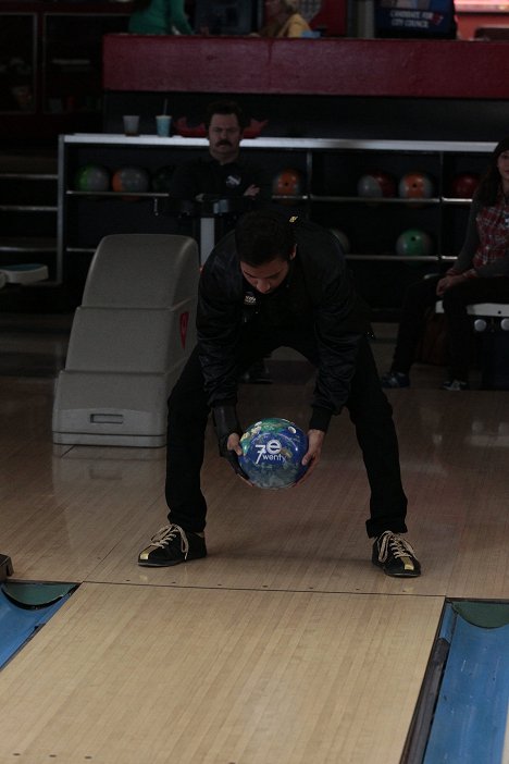 Aziz Ansari - Parks and Recreation - Bowling for Votes - Photos