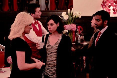 Amy Poehler, Aubrey Plaza, Aziz Ansari - Parks and Recreation - Operation Ann - Photos