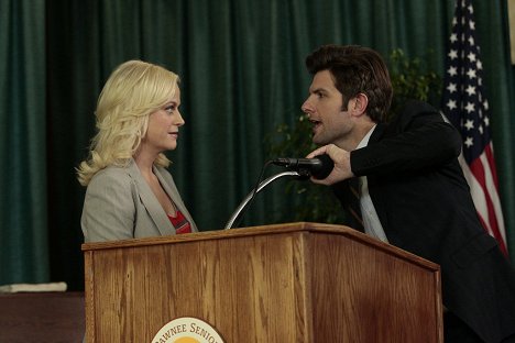 Amy Poehler, Adam Scott - Parks and Recreation - Campaign Shake-Up - Photos