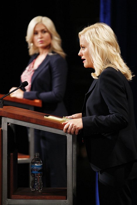 Amy Poehler - Parks and Recreation - The Debate - Photos