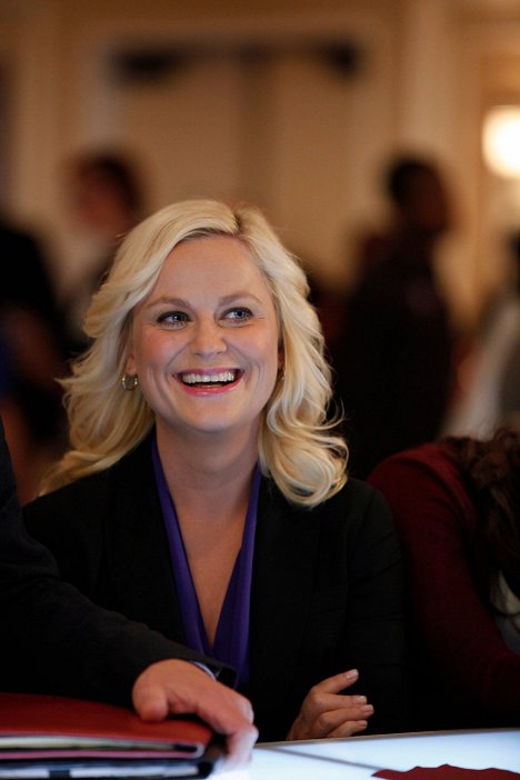 Amy Poehler - Parks and Recreation - Win, Lose, or Draw - Photos