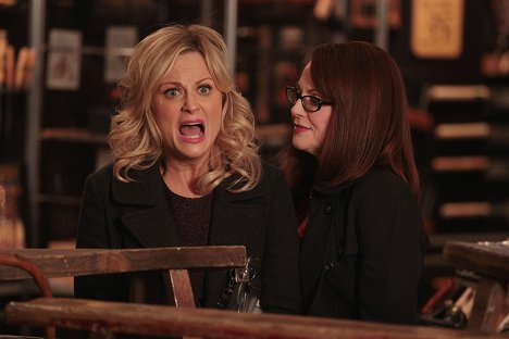 Amy Poehler, Megan Mullally - Parks and Recreation - Ron and Diane - Photos