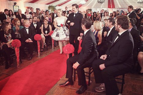 Amy Poehler, Nick Offerman - Parks and Recreation - Die schönste Hochzeit aller Zeiten - Filmfotos