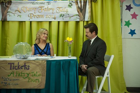 Amy Poehler, Nick Offerman - Parks and Recreation - Prom - Photos