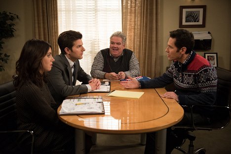 Aubrey Plaza, Adam Scott, Jim O’Heir, Paul Rudd - Parks and Recreation - Two Funerals - Van film