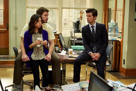 Aubrey Plaza, Chris Pratt, Adam Scott - Parks and Recreation - One Last Ride: Part 1 - De la película