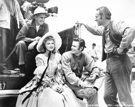 George Marshall, Claire Trevor, Glenn Ford, William Holden - Texas - Del rodaje