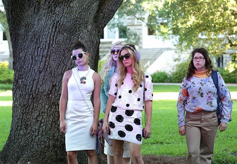 Lea Michele, Abigail Breslin, Billie Lourd, Breezy Eslin - Scream Queens - Kuvat elokuvasta