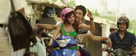 Rhea Chakraborty, Raghav Juyal, Muzammil Qureshi - Sonali Cable - Do filme