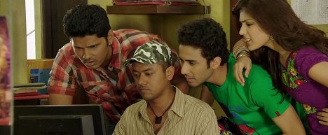 Muzammil Qureshi, Mrigendra Konwar, Raghav Juyal, Rhea Chakraborty - Sonali Cable - Van film
