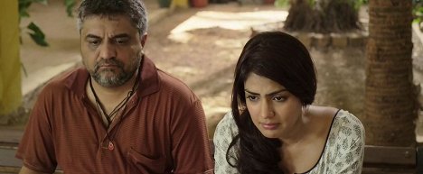 Swanand Kirkire, Rhea Chakraborty - Sonali Cable - Z filmu