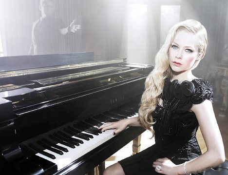 Avril Lavigne - Avril Lavigne - Let Me Go - Werbefoto