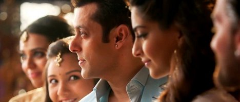 Aashika Bhatia, Salman Khan, Sonam Kapoor - Prem Ratan Dhan Payo - Do filme
