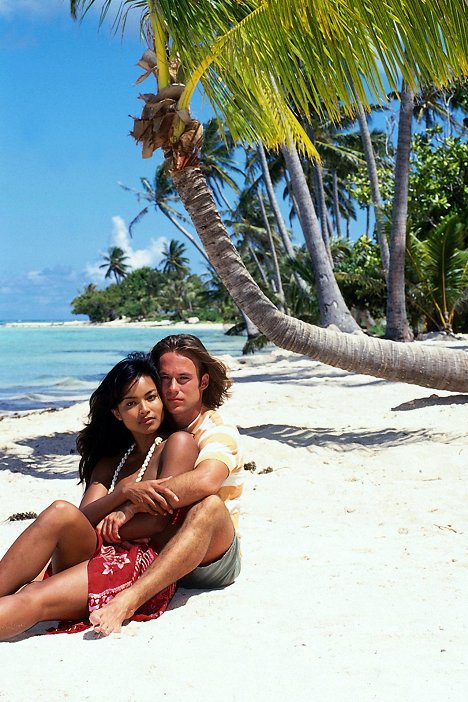 Joanna Bacalso, Marco Girnth - Das Traumschiff - Tahiti - Promo