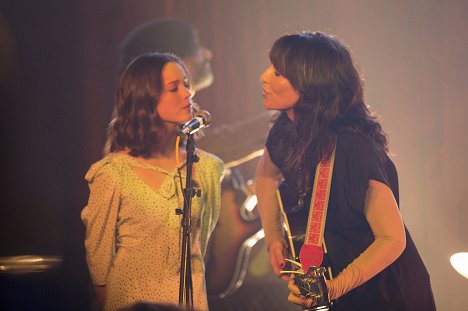 Allison Miller, Katey Sagal - There's Always Woodstock - De la película