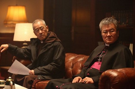 Il-u Nam, Jong-hak Son - The Priests - Photos