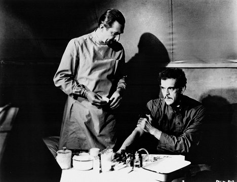 Bela Lugosi, Boris Karloff - The Invisible Ray - Photos
