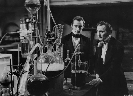 Francis Matthews, Peter Cushing - The Revenge of Frankenstein - Photos