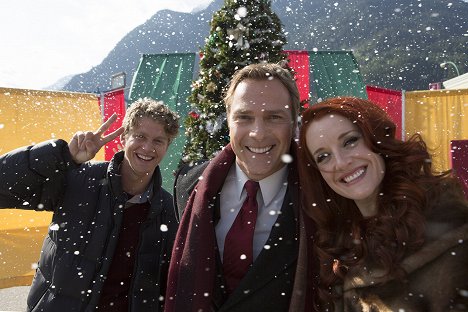 Andrew Francis, Mike Dopud, Johannah Newmarch - Christmas Icetastrophe - Tournage