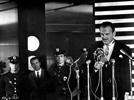 Terry-Thomas - Danger: Diabolik! - Filmfotos