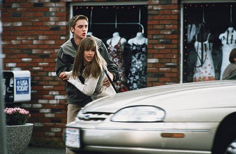 Devon Sawa, Ali Larter - Final Destination - Photos