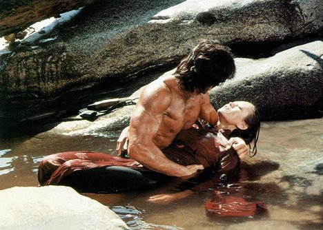 Sylvester Stallone, Julia Nickson - Rambo II - Z filmu