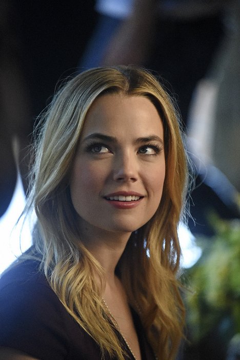 Rebecca Rittenhouse - Blood & Oil - Z filmu