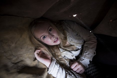Danika Yarosh - Heroes: Odrodzenie - W jaskini lwa - Z filmu