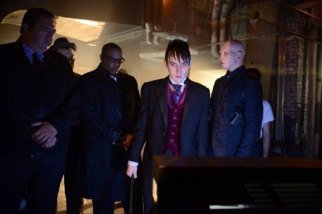 Alex Corrado, Robin Lord Taylor, Anthony Carrigan - Gotham - Monstrinho da mamãe - Do filme