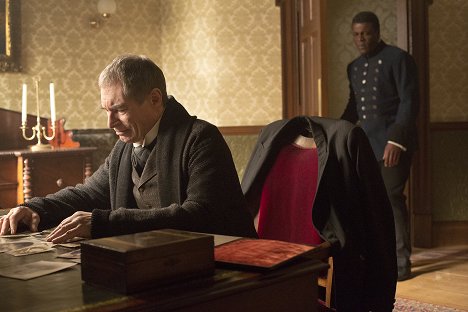 Timothy Dalton, Danny Sapani - Penny Dreadful - Memento Mori - Z filmu