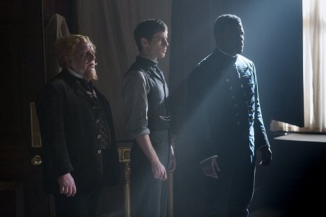 Simon Russell Beale, Harry Treadaway, Danny Sapani - Penny Dreadful - Memento Mori - Photos