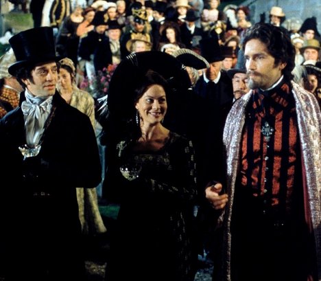 James Frain, Helen McCrory, James Caviezel - The Count of Monte Cristo - Van film