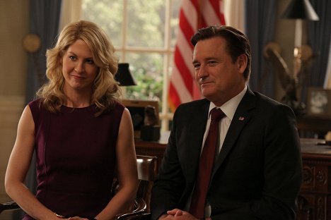 Jenna Elfman, Bill Pullman - 1600 Penn - Filmfotók