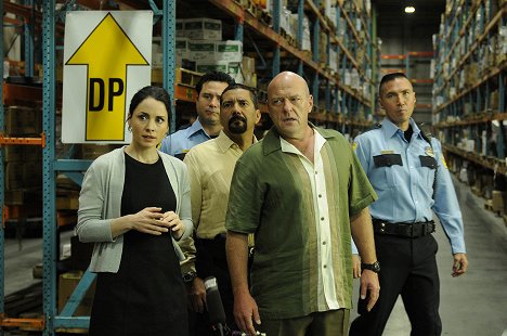 Laura Fraser, Steven Michael Quezada, Dean Norris - Breaking Bad - Ruptura Total - Cinquenta e um - Do filme