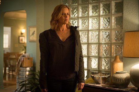 Kim Dickens - Fear The Walking Dead - So Close, Yet So Far - Kuvat elokuvasta