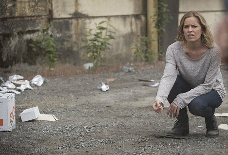 Kim Dickens - Fear the Walking Dead - Not Fade Away - Photos