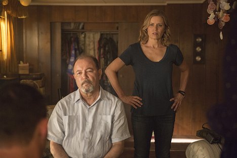 Rubén Blades, Kim Dickens - Fear the Walking Dead - Kobalt - Z filmu